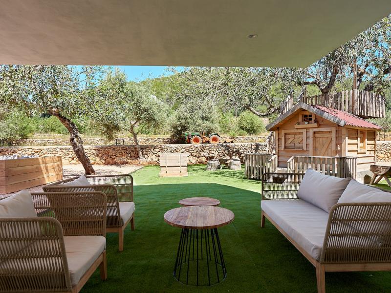 Can Pegaso Grande , North  