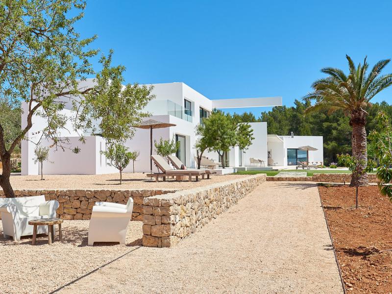 Can Pegaso Grande , North  