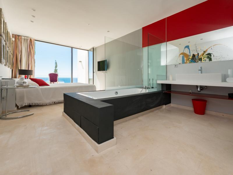 Vista Infinita , East , Roca Llisa  