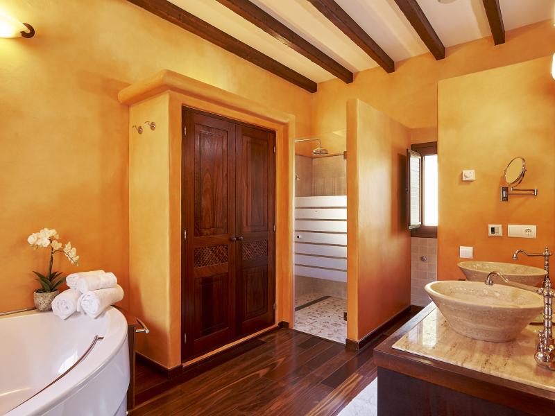 Cana Delfina , North , San Carlos  