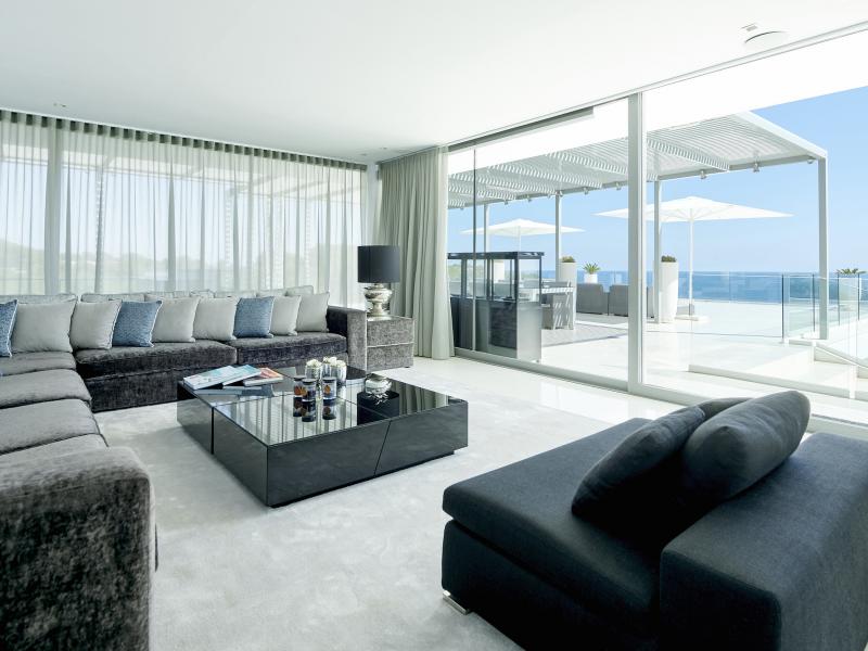 Villa La Costa , East  