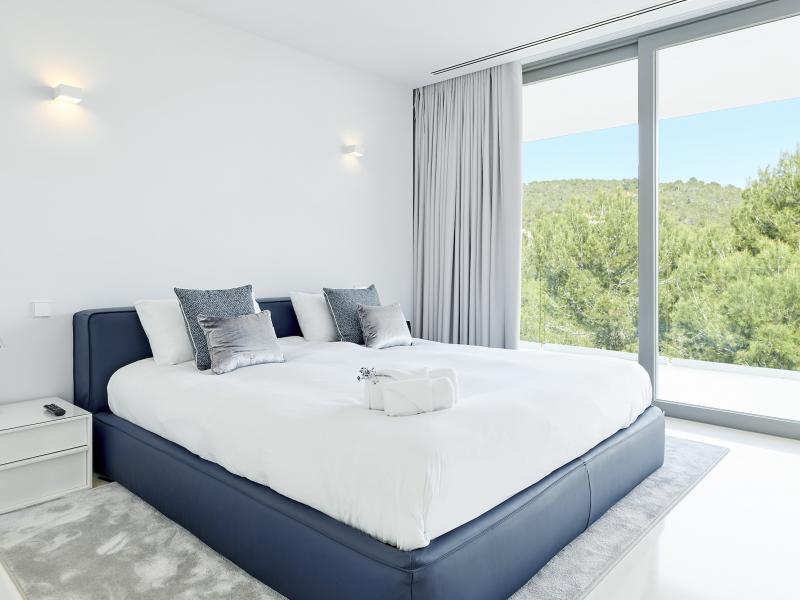 Villa La Costa , East  