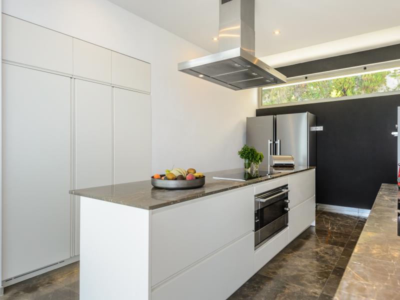 Villa Minimal , East , Roca Llisa  