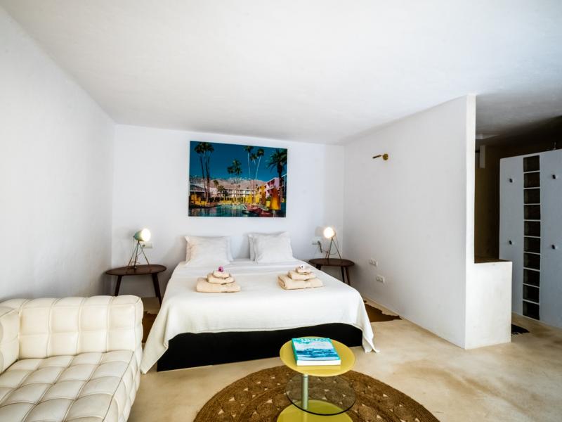 Villa Zola , Roca Llisa  