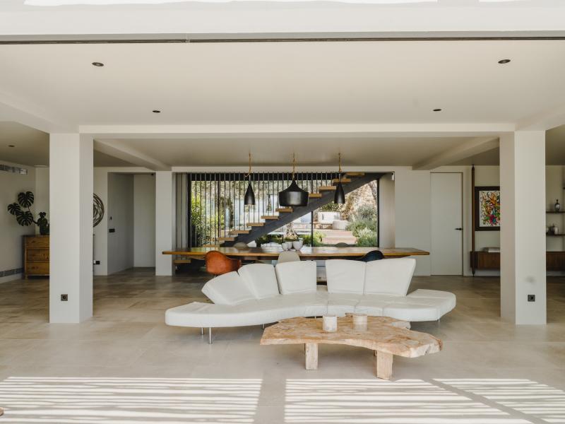 Villa Nereo , East , Roca Llisa  