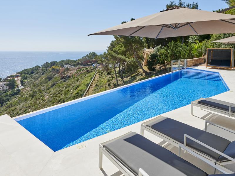 Villa Ora , Roca Llisa  