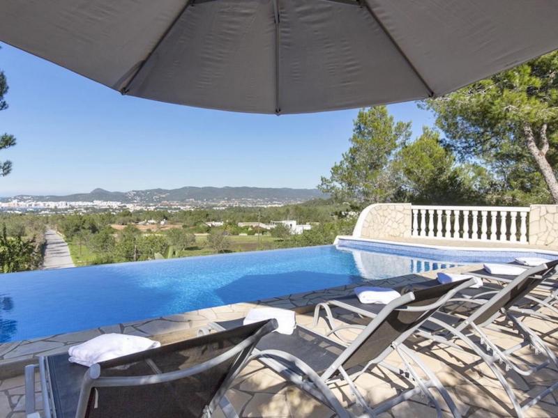 Villa Cereza , West coast  