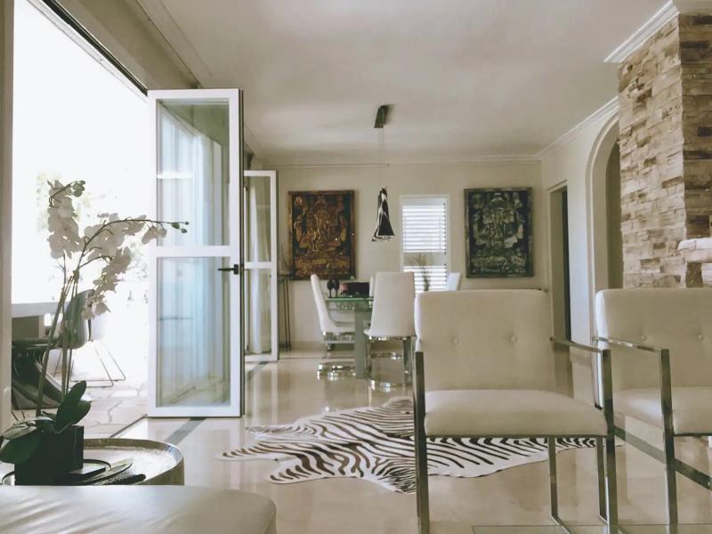Villa Cereza , West coast  