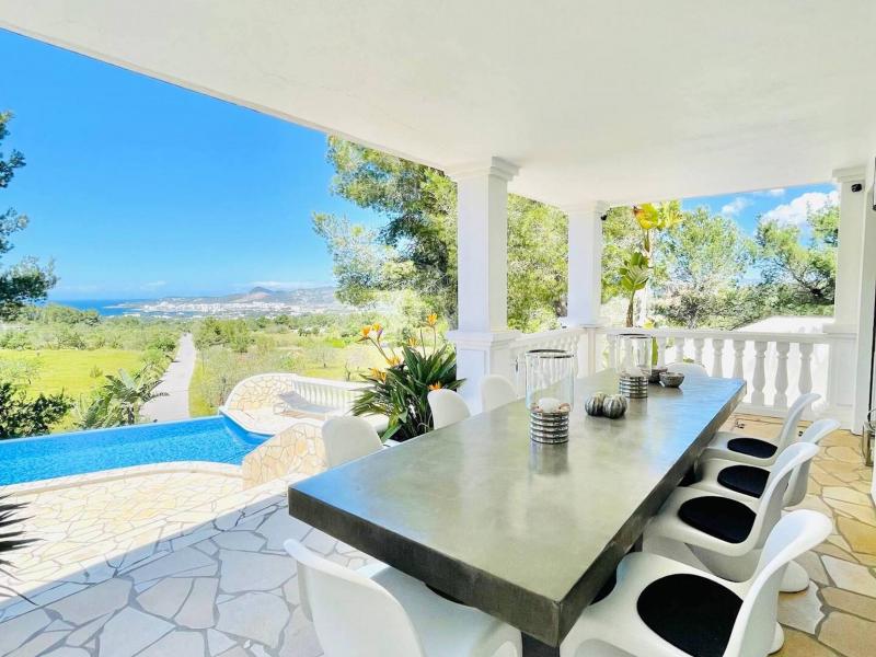 Villa Cereza , West coast  