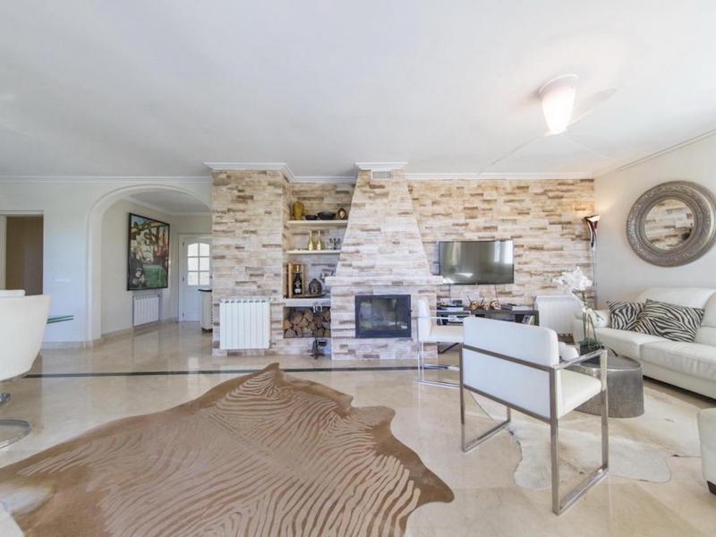 Villa Cereza , West coast  