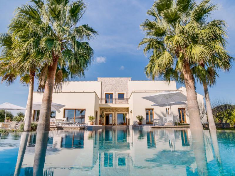 Villa Serefina , East  
