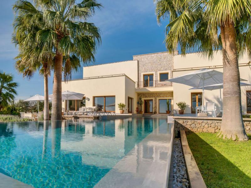 Villa Serefina , East  