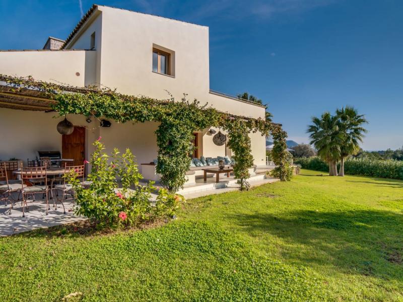 Villa Serefina , East  