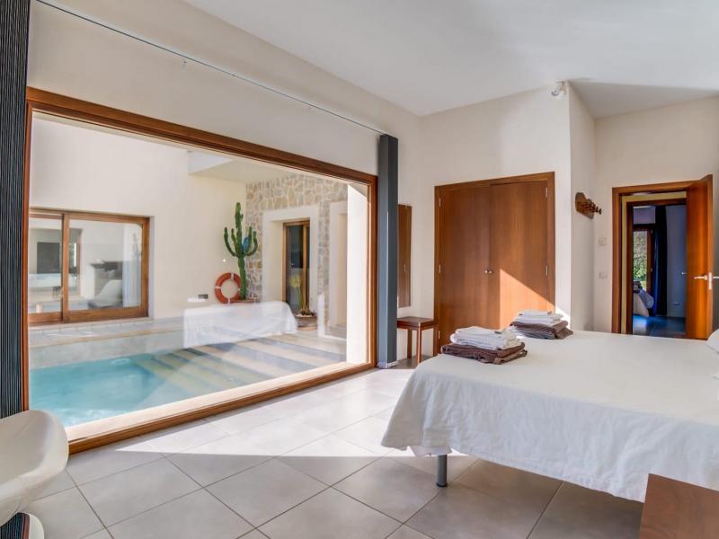Villa Serefina , East  