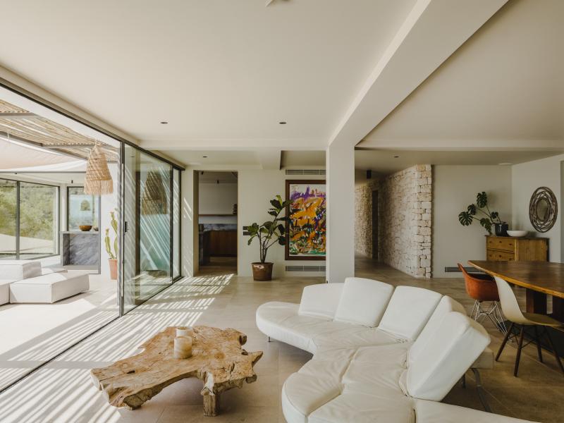 Villa Nereo , East , Roca Llisa  
