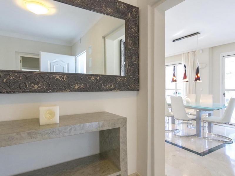 Villa Cereza , West coast  